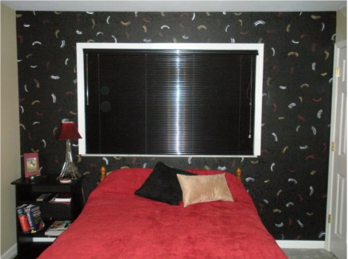 Black
                      is used here as the background for an accent wall
                      faux finish.